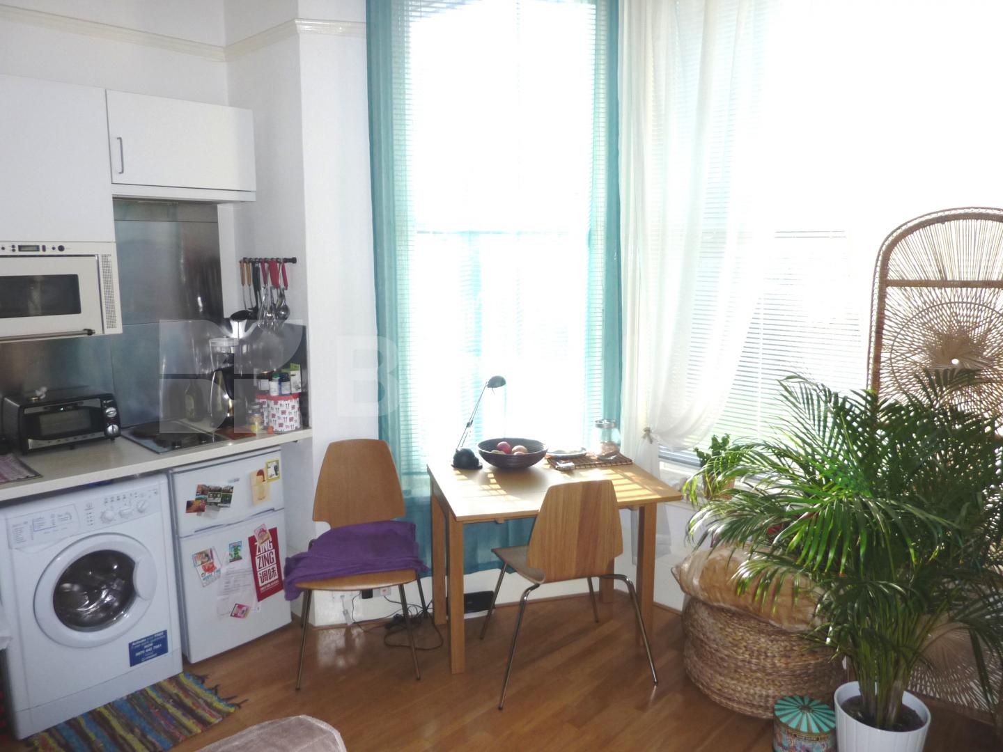 			NEW INSTRUCTION!, Studio Apartment, 1 bath, 1 reception Studio			 Carleton Road, TUFNELL PARK